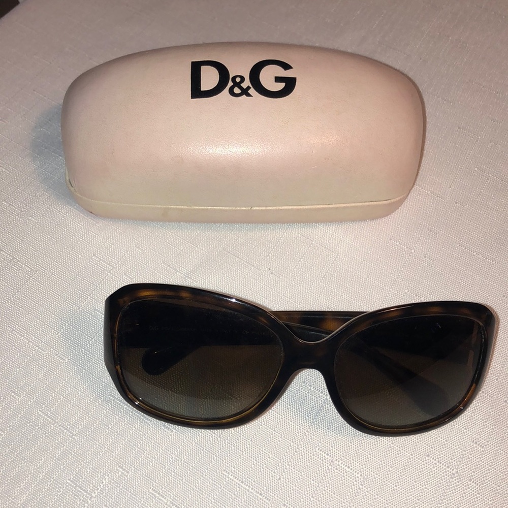 D&G tortoise sunglasses